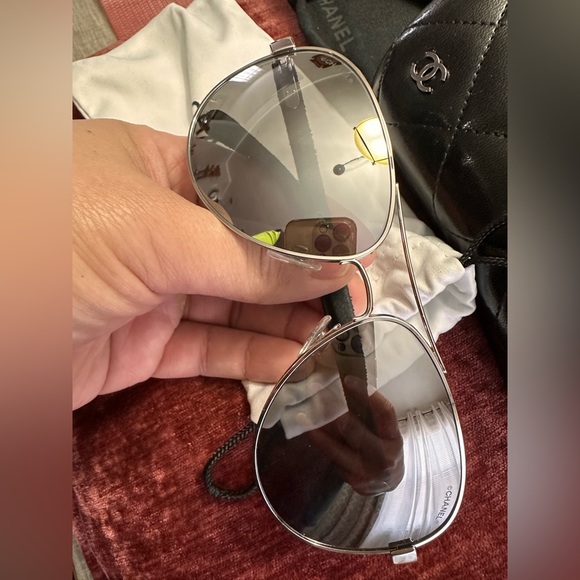 BRAND NEW NEVER USED CHANEL AVIATOR SUNGLASSES - Picture 5 of 6